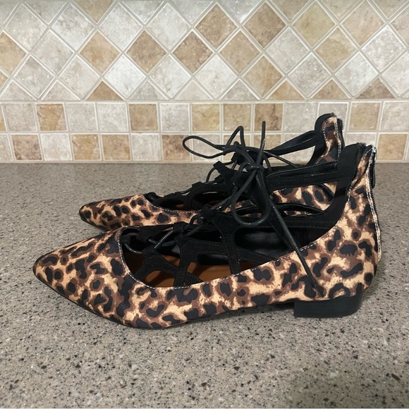 Midnight Velvet Women’s Ballet Cut Out Lace Up Leopard Print Size 11W - Picture 3 of 9